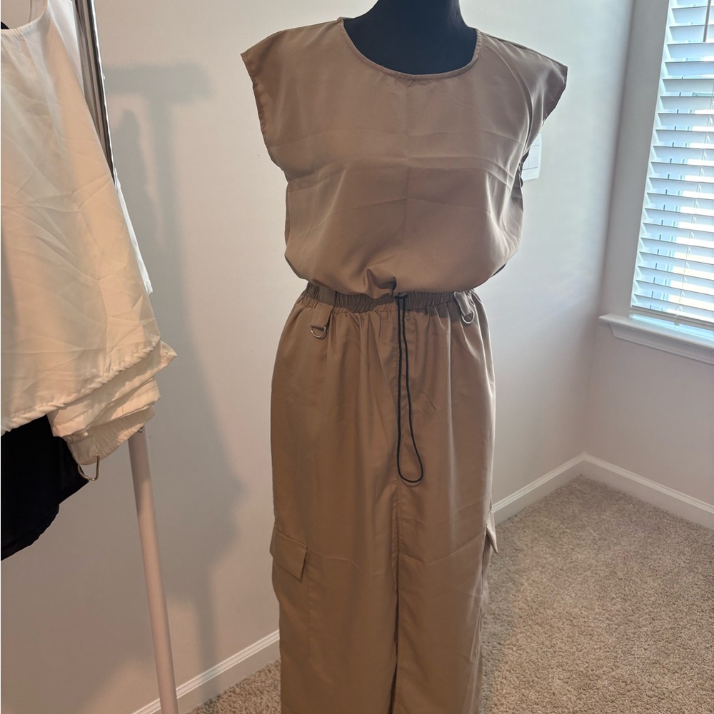Elegant Tan Women's Skirt